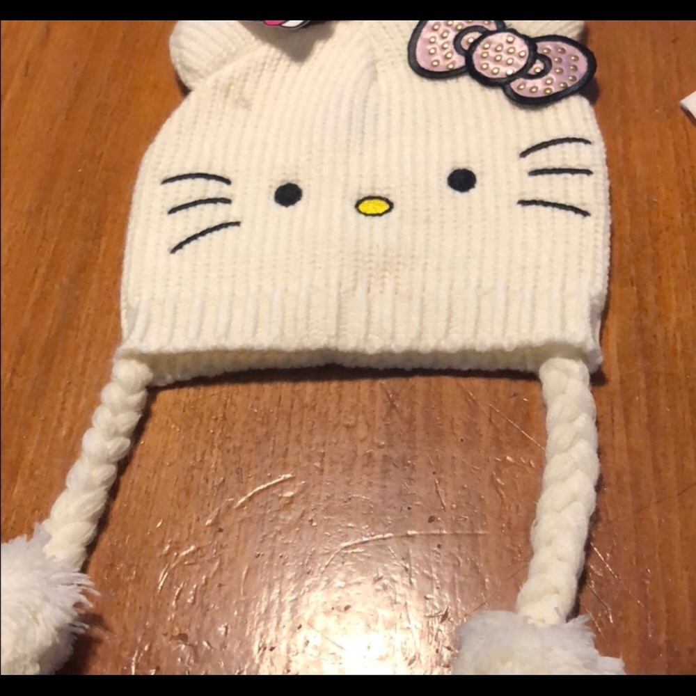 🆕☃️Hello kitty Hat - Picture 2 of 3